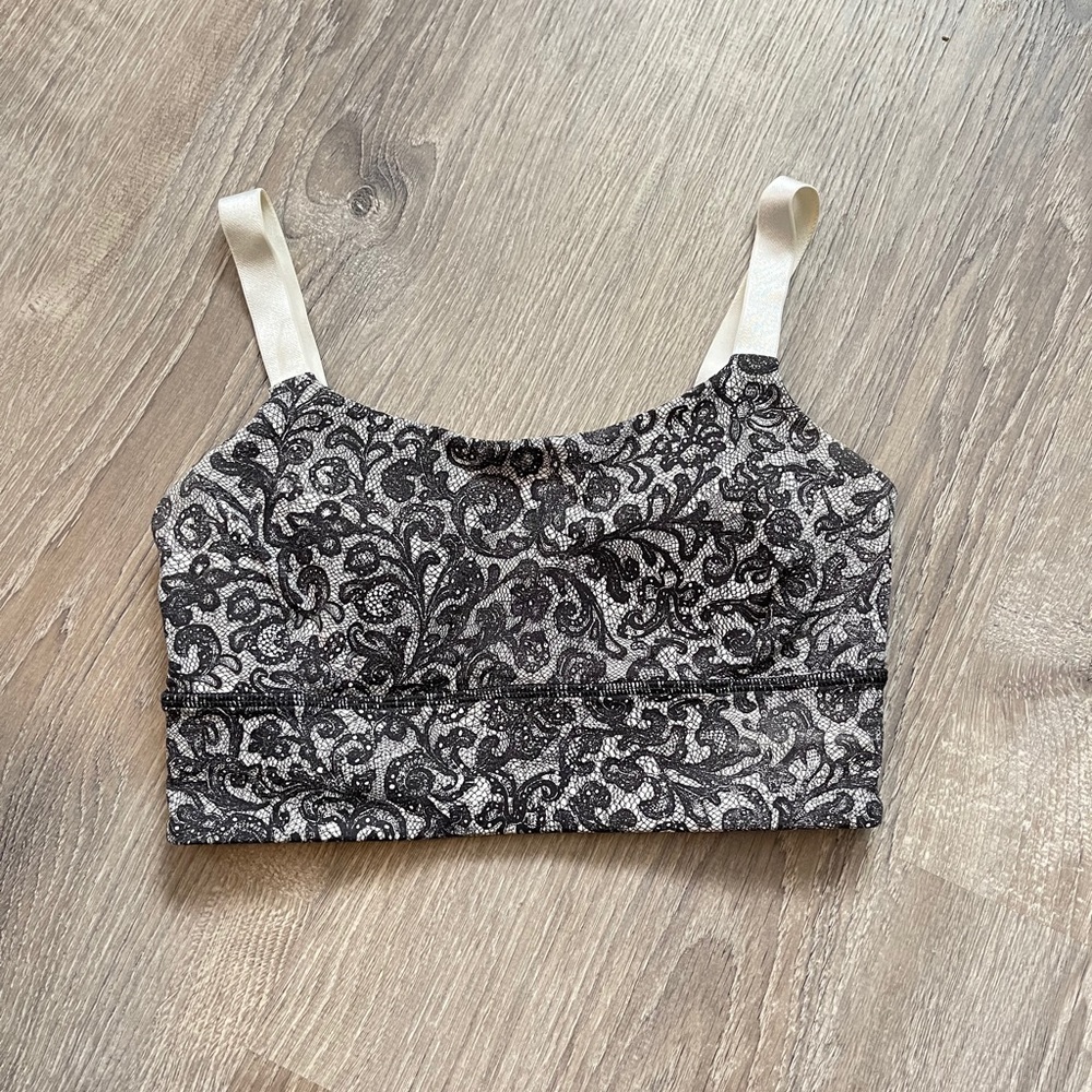 Lululemon sports bra